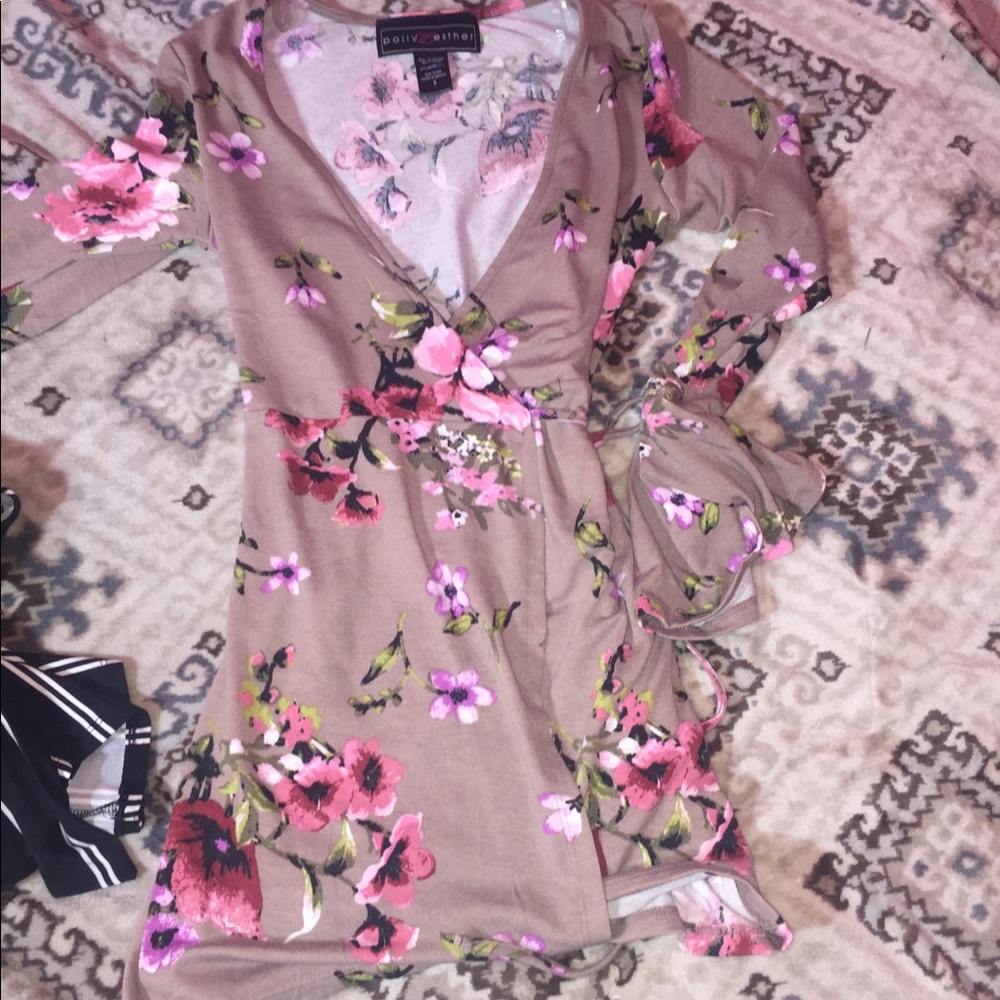 Very cute dress with tie